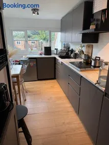 Cozy Double Room in North London with Great Transport Links - Image 2