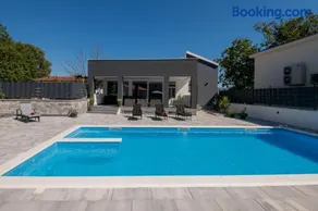 Villa Erwin with heated pool - Image 2