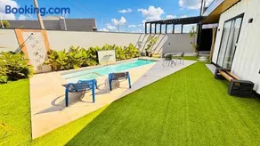 Villa Container SBO Refúgio Urbano com piscina e jacuzzi - Image 3