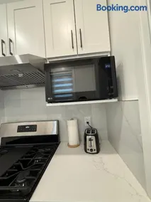 Cozy home in Richmond with private bathrooms - Image 5