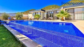 Sarıbelen 2 bedroom secluded villa with private pool hot tub - Image 5