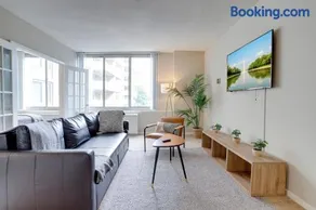 Business Ready Comfort Apt Near DC - Image 4