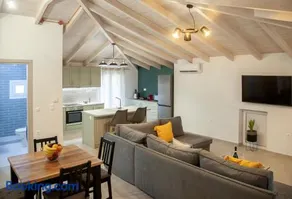 Kamari Luxury Apartment - Image 3