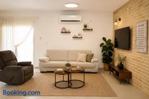 סוויטת אריאל - סוויטה משפחתית עם מרפסת בבית שאן - Image 1