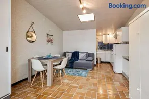 AMAZING BEACH & SUNSETS JUST 75m FROM THE BEACH! - Image 1