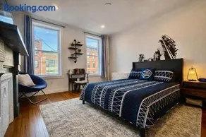 Large Home - Great Location - 15 Minutes to NYC - Sleeps 6 comfortably - Image 3