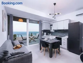 Stella Apartment - Image 1