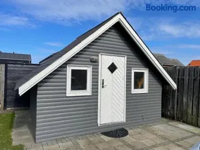 Lovely Holiday Home 80 M From The Water - Image 5