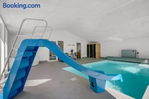 Luxury Pool House For 20 People With Activity Room And 6-Person Outdoor Spa - Image 2