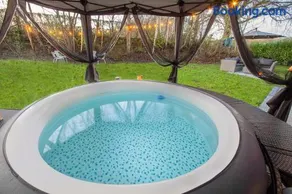 Dairy Cottage with hot tub & pizza oven - Image 4