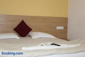 Rajadhiraj Ashray- Nr Mathura Railway Station - Image 3