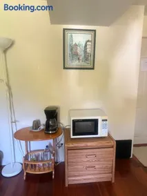 Cozy & Friendly Home Single Room - Image 4