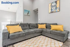 Unwind in a Modern Riverdale Home - Image 2
