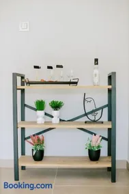 Deluxe Boutique Apartment - Image 3