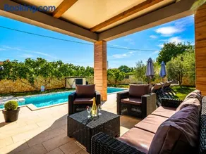 VILLA TRIS - Modern Heated Pool Villa near Pula - Image 2