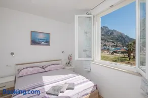 Sandy Beach Apartment - Image 1
