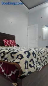 Luxury Hotel Rooms - Image 4
