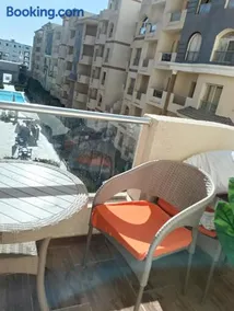 حجره فندقية بمنتجع فلورينزا خمسين عربيا - Image 2