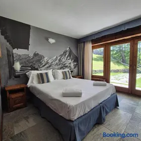 M4478 Mollino Rooms - Image 2