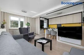 Comfortable Apartment with Air Conditioning and Balcony by Noclegi Renters - Image 2