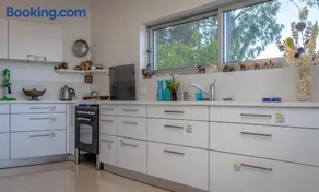 Rosh Pinna Home with a View - Image 4