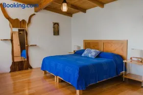 CASITA TECA jardín de esculturas junto al río - Image 4