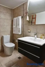 Acropolis Luxury House - Image 3