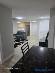 Modern 2BR Suite King Bed Private Entrance Brand New - Image 3