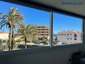Modern 3 bedroom apartment situated in luxury beachfront gated community - Image 2