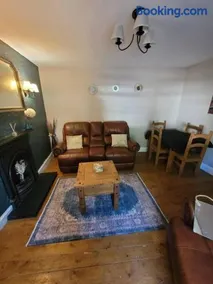 2 Kilkerran Road - Image 1