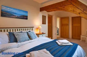 Finest Retreats - Lower School Cottages - Image 5