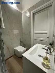 Lilly House - Image 4
