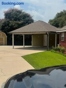 Prairieville Retreat 3-bedroom house - Image 3