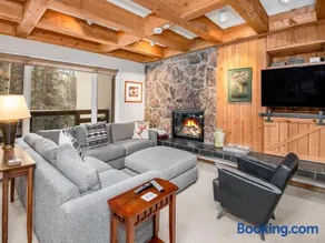 Tree Top Condo - Image 1