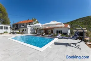 Holiday House Daisy - Image 2