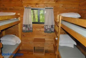 Robin Hill Camping Resort One-Bedroom Cottage 8 - Image 2