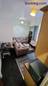 Glamsflat Troccadero Apartment - Image 3