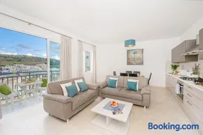 Hillock Residence Apartments - Image 2
