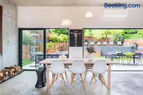 La Moderne - Modern house with pool and garden - Image 2