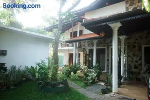 Lake Villa - Image 1