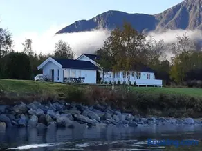 feriehus ved sjøen - Image 1