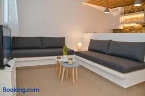 Mylopetra Milos Suites - Image 2