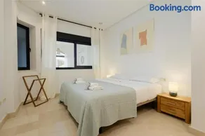 3 bedroom apartment, with private garden and terrace, in Puerto Banús - Image 5