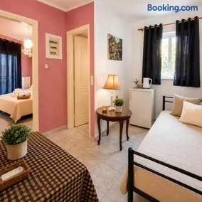 Sunset Apartments - Image 1