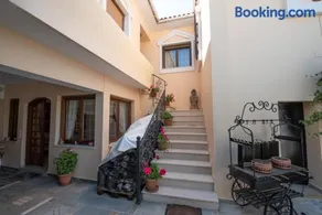 Jeannet's Beach House - Image 2