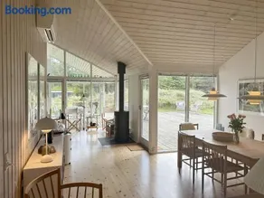 Lovely Holiday Home By The North Sea - Image 3