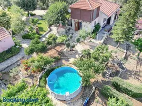 Rustic Retreat - Private Pool in Nature's Embrace - Image 1