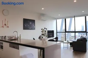1 BRM 1 BATH, South Melbourne, Spacious with Balcony GS704 - Image 4