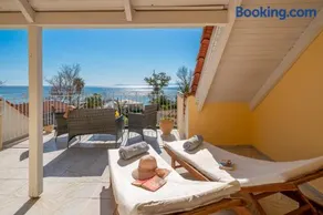 Southbank seafront apartments - Image 1