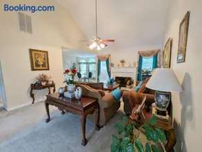 Peaceful Oasis at Crimson Ridge - Image 1